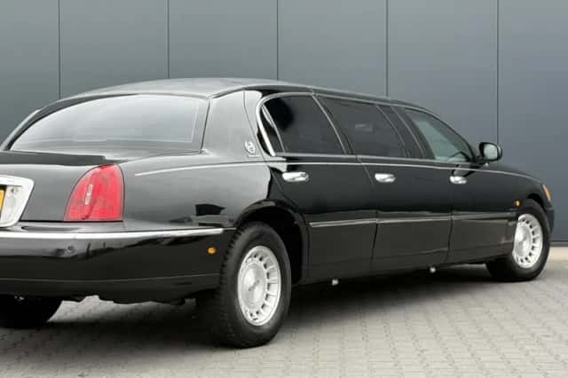 Lincoln Town (1999) thumbnail 5