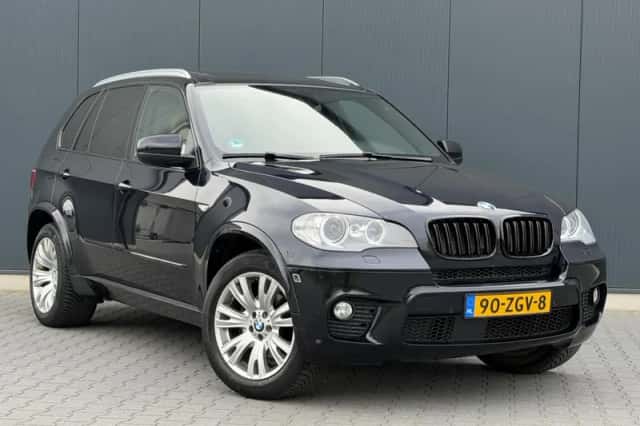 BMW X5 (2011) thumbnail 2