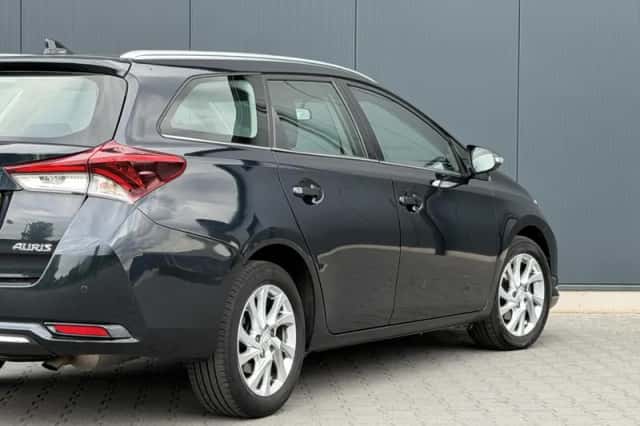 Toyota Auris (2017) thumbnail 5