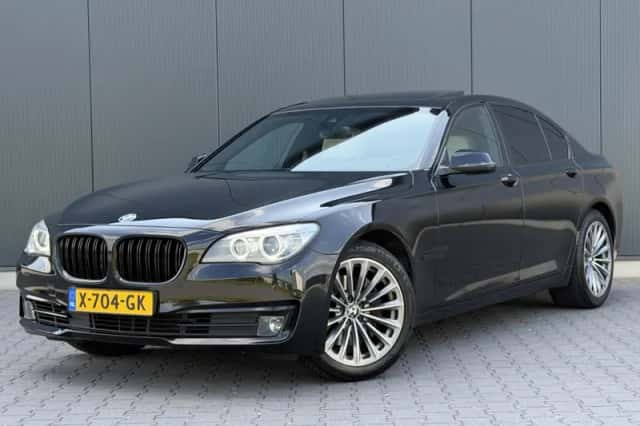 BMW 7-Serie (2014) thumbnail 1