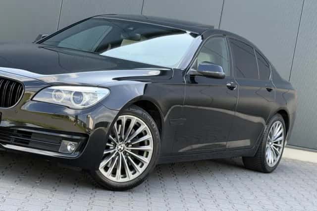 BMW 7-Serie (2014) thumbnail 6