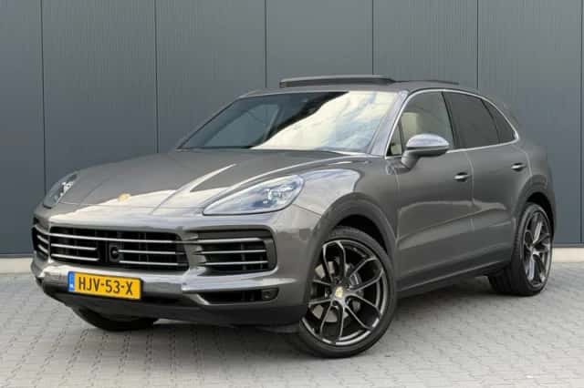 Porsche Cayenne (2018) thumbnail 1