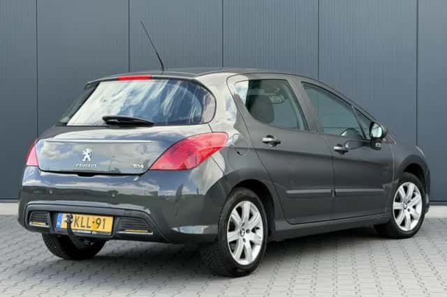 Peugeot 308 (2012) thumbnail 4