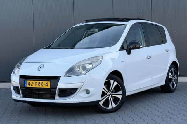 Renault Scénic (2011) thumbnail 1