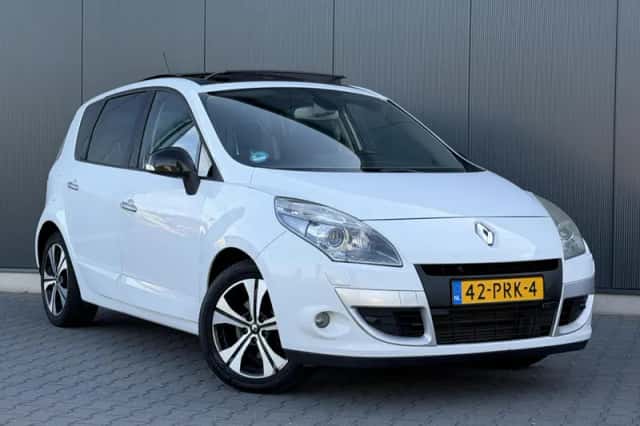 Renault Scénic (2011) thumbnail 2