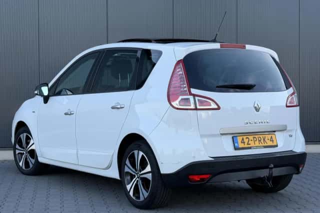 Renault Scénic (2011) thumbnail 3