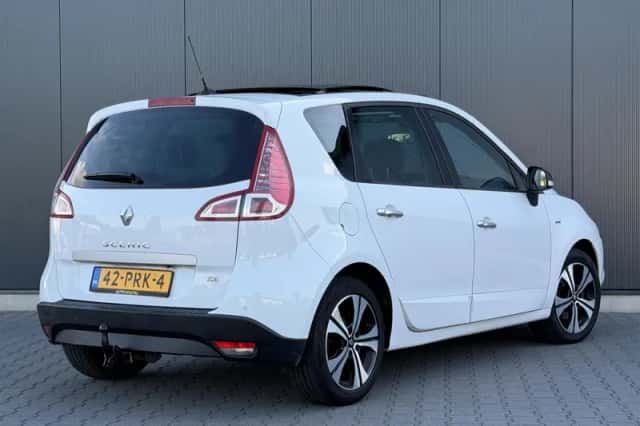 Renault Scénic (2011) thumbnail 4