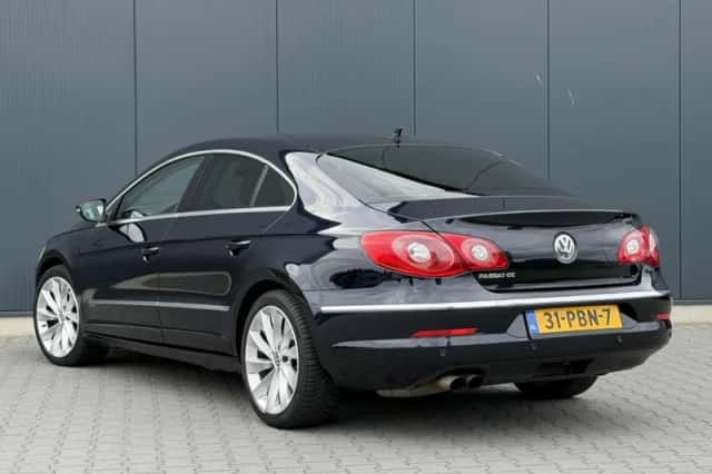 Volkswagen Passat (2011) thumbnail 3
