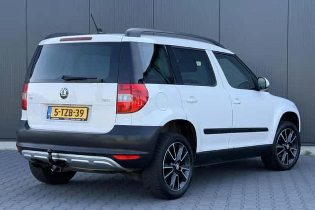 Škoda Yeti (2011) thumbnail 4