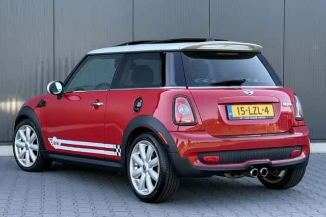 MINI Cooper S (2008) thumbnail 3