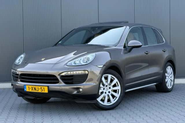 Porsche Cayenne (2014) thumbnail 1