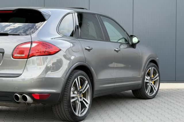 Porsche Cayenne (2010) thumbnail 5