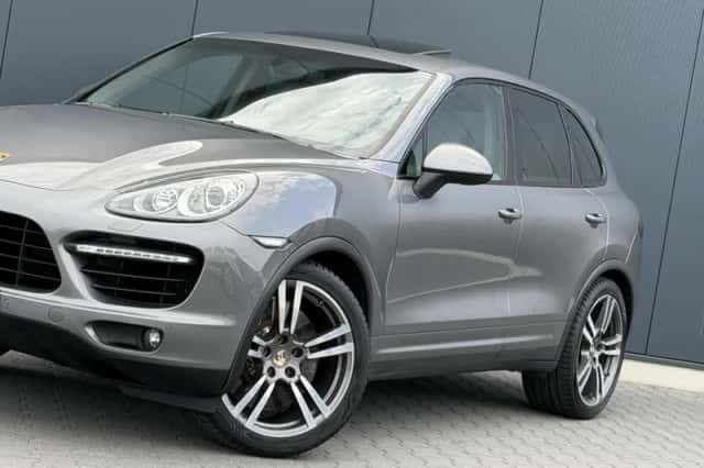 Porsche Cayenne (2010) thumbnail 6