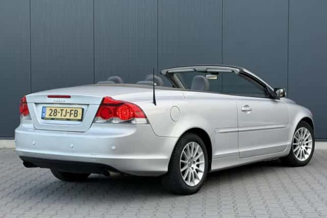 Volvo C70 (2006) thumbnail 4