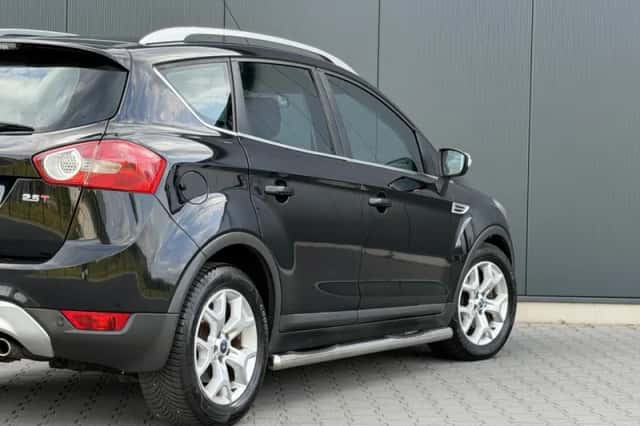 Ford Kuga (2010) thumbnail 5