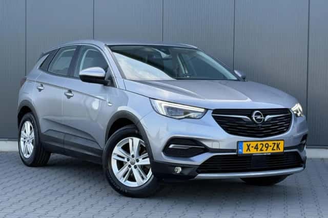 Opel Grandland X (2021) thumbnail 2