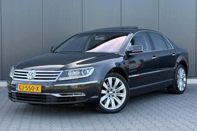 Volkswagen Phaeton (2011) thumbnail 1