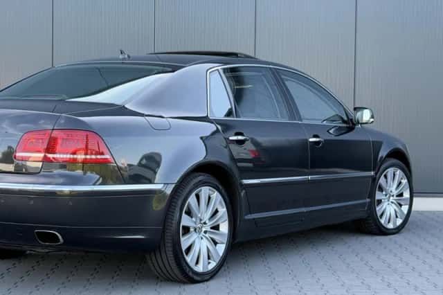 Volkswagen Phaeton (2011) thumbnail 5