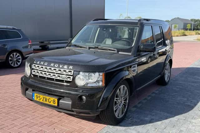 Land Rover Discovery (2013) thumbnail 2