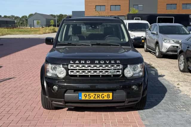Land Rover Discovery (2013) thumbnail 5