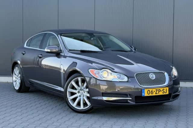 Jaguar XF (2008) thumbnail 2