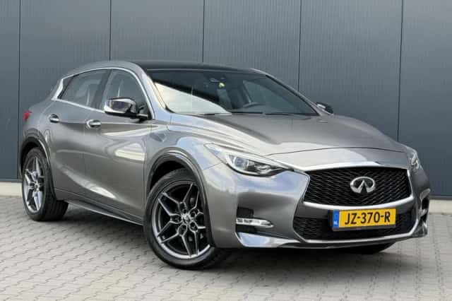 Infiniti Q30S (2016) thumbnail 2