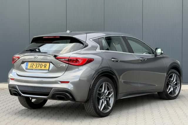 Infiniti Q30S (2016) thumbnail 4