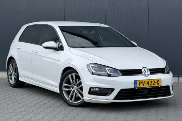 Volkswagen Golf (2013) thumbnail 2
