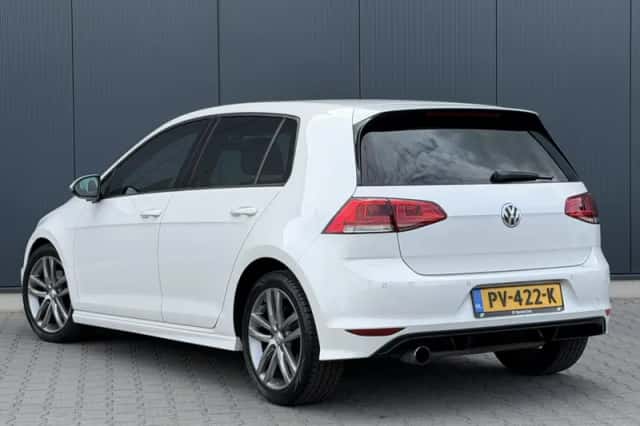 Volkswagen Golf (2013) thumbnail 3