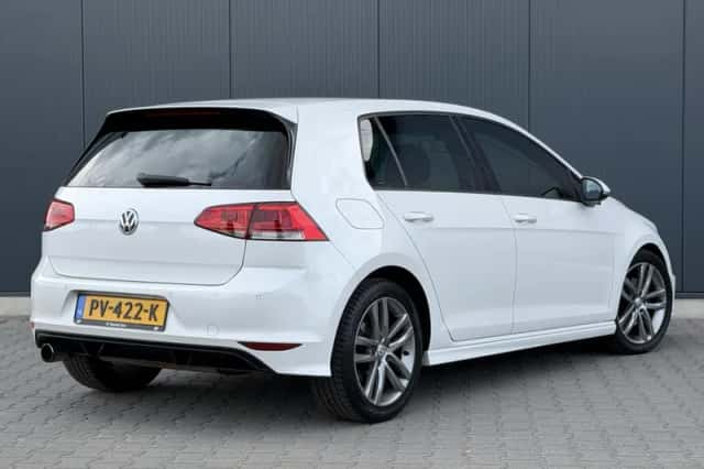 Volkswagen Golf (2013) thumbnail 4
