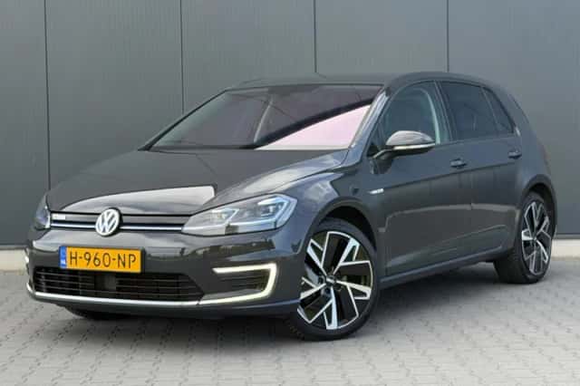 Volkswagen E-Golf (2020) thumbnail 1