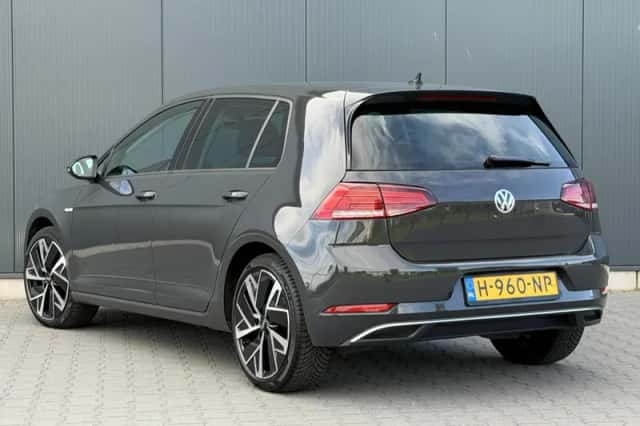 Volkswagen E-Golf (2020) thumbnail 3