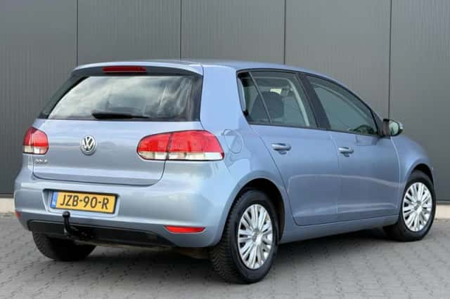 Volkswagen Golf (2009) thumbnail 4