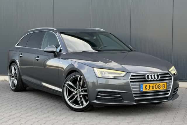 Audi A4 (2016) thumbnail 2