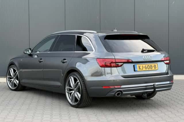 Audi A4 (2016) thumbnail 3