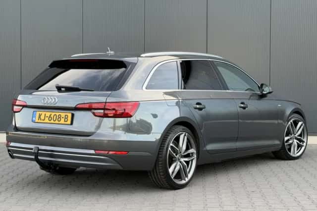 Audi A4 (2016) thumbnail 4