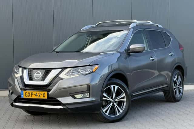 Nissan X-Trail (2017) thumbnail 1