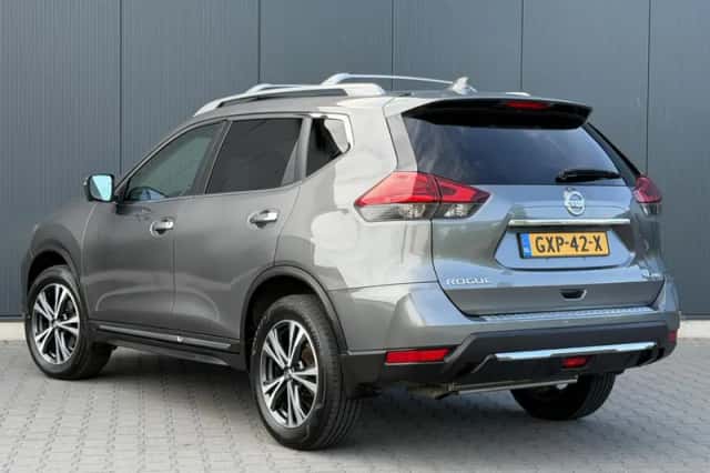 Nissan X-Trail (2017) thumbnail 3