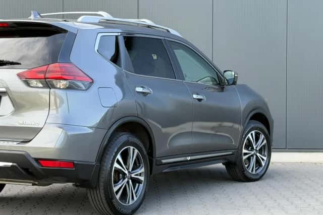 Nissan X-Trail (2017) thumbnail 5