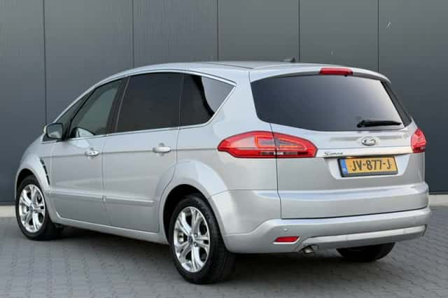 Ford S-Max (2012) thumbnail 3