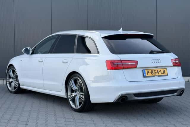 Audi A6 (2012) thumbnail 3