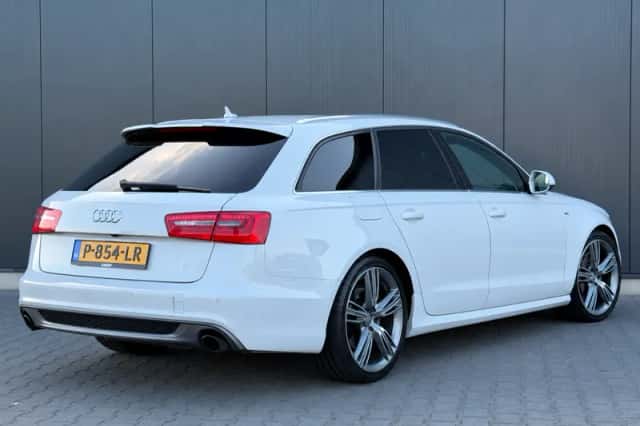 Audi A6 (2012) thumbnail 4