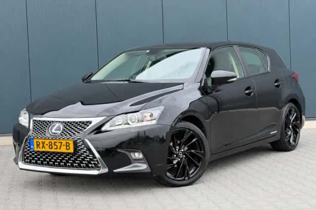 Lexus CT (2018) thumbnail 1