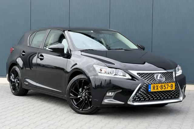 Lexus CT (2018) thumbnail 2