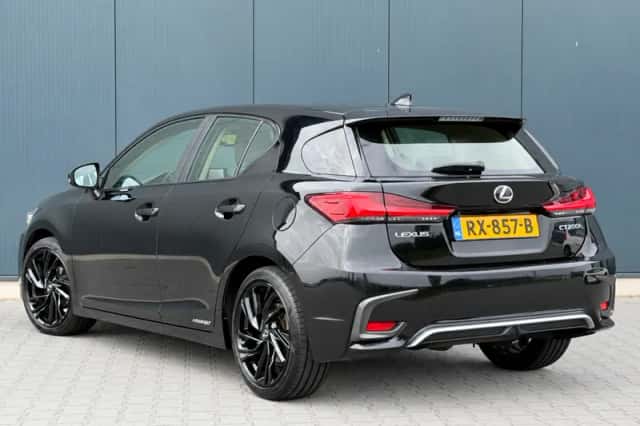 Lexus CT (2018) thumbnail 3