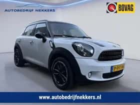 MINI Countryman (2016) thumbnail 2