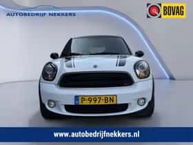 MINI Countryman (2016) thumbnail 3