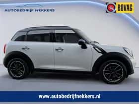 MINI Countryman (2016) thumbnail 8