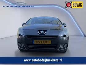 Peugeot 5008 (2010) thumbnail 2