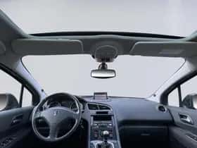 Peugeot 5008 (2010) thumbnail 11